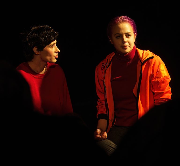 Sasha och Leon Teater Våg